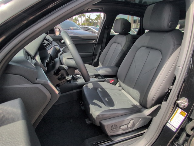 2019 Audi Q3 Premium photo 2