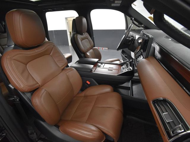 2024 Lincoln Navigator Reserve Luxury Monochromatic photo 42