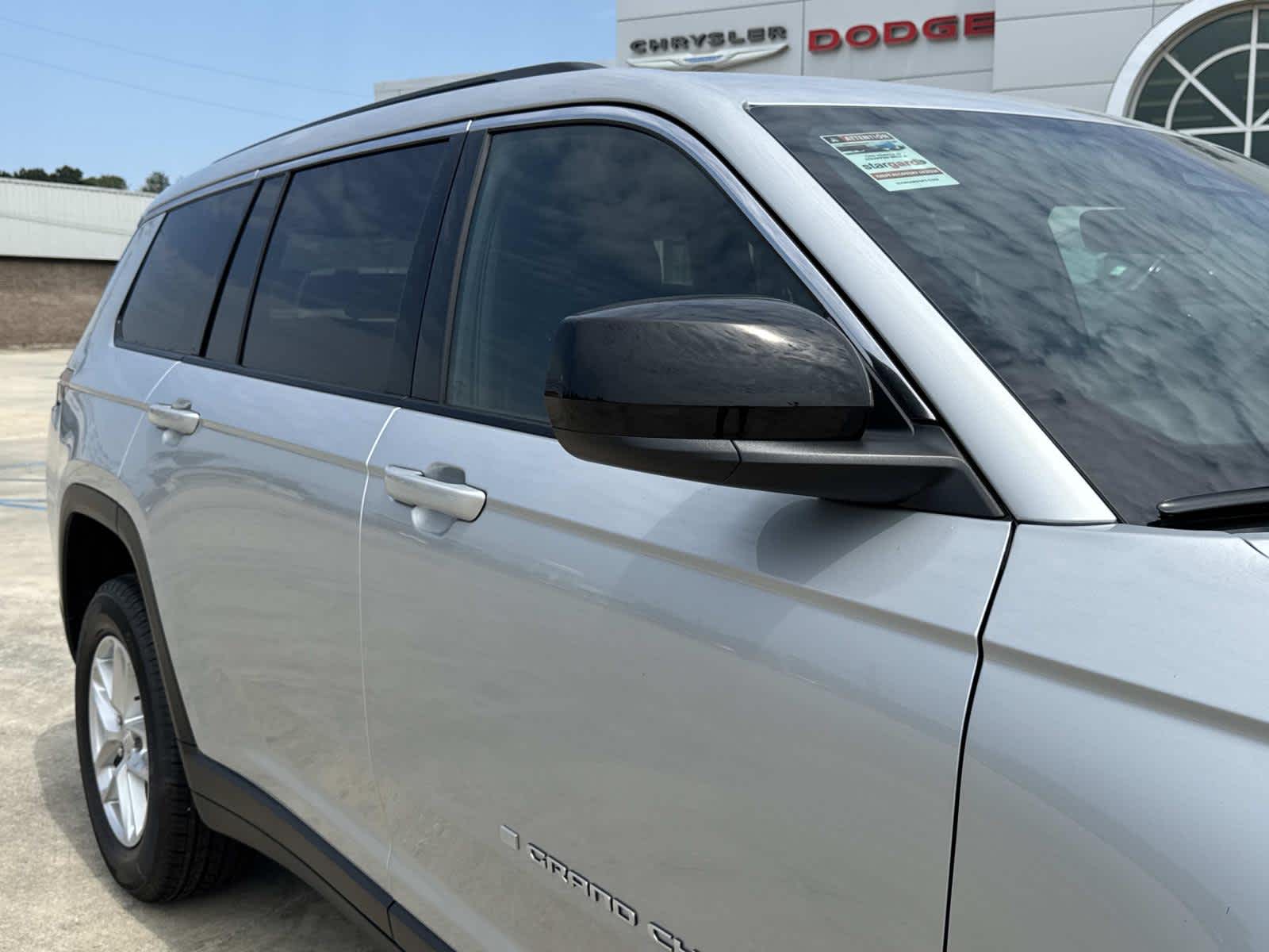 2025 Jeep Grand Cherokee Laredo X photo 13