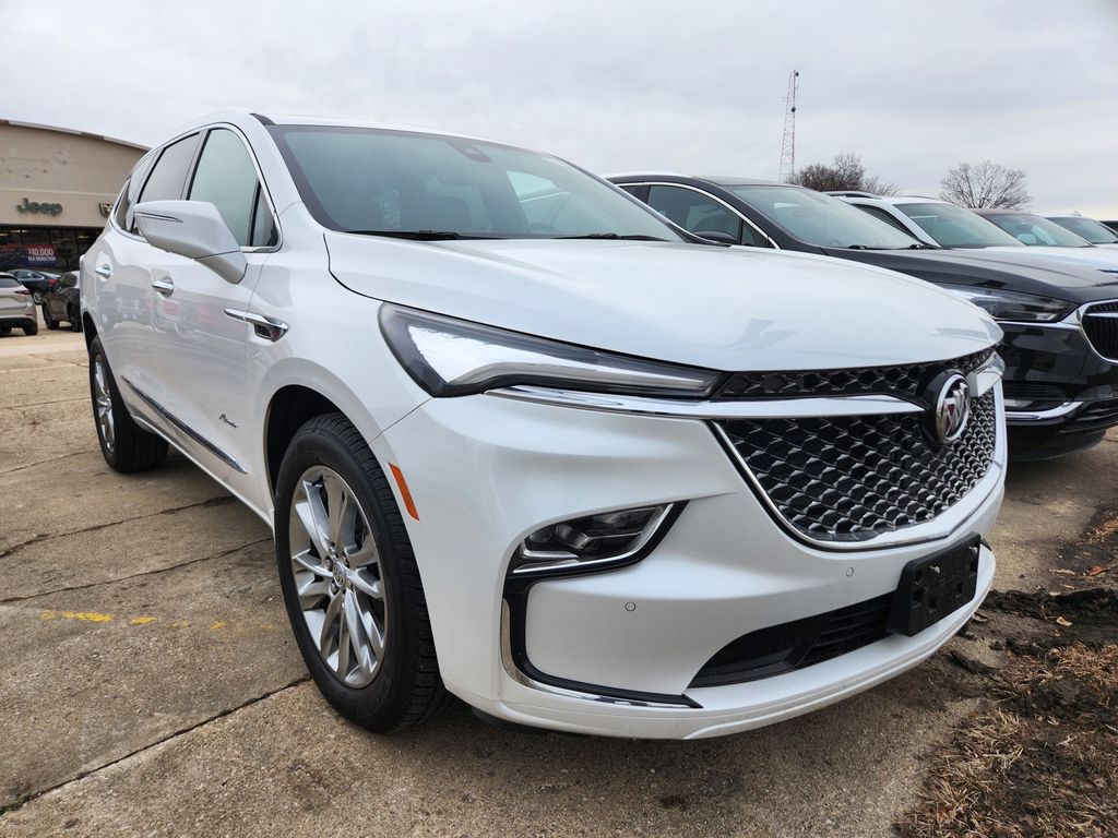 2023 Buick Enclave Avenir's photo