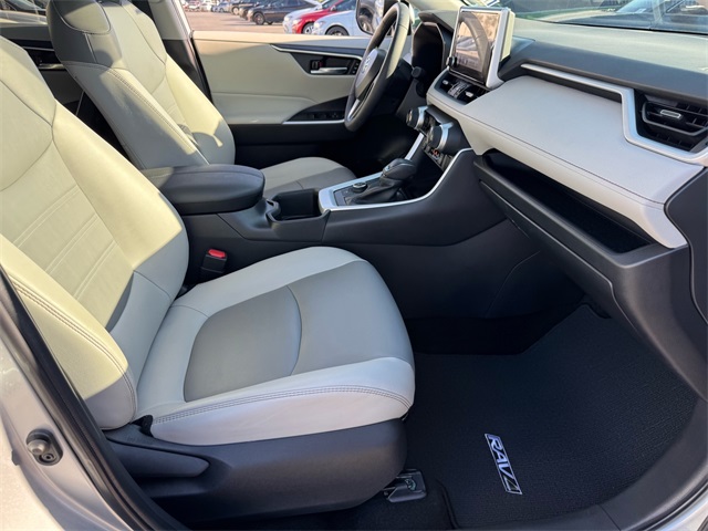 2024 Toyota RAV4 Hybrid XLE Premium photo 14