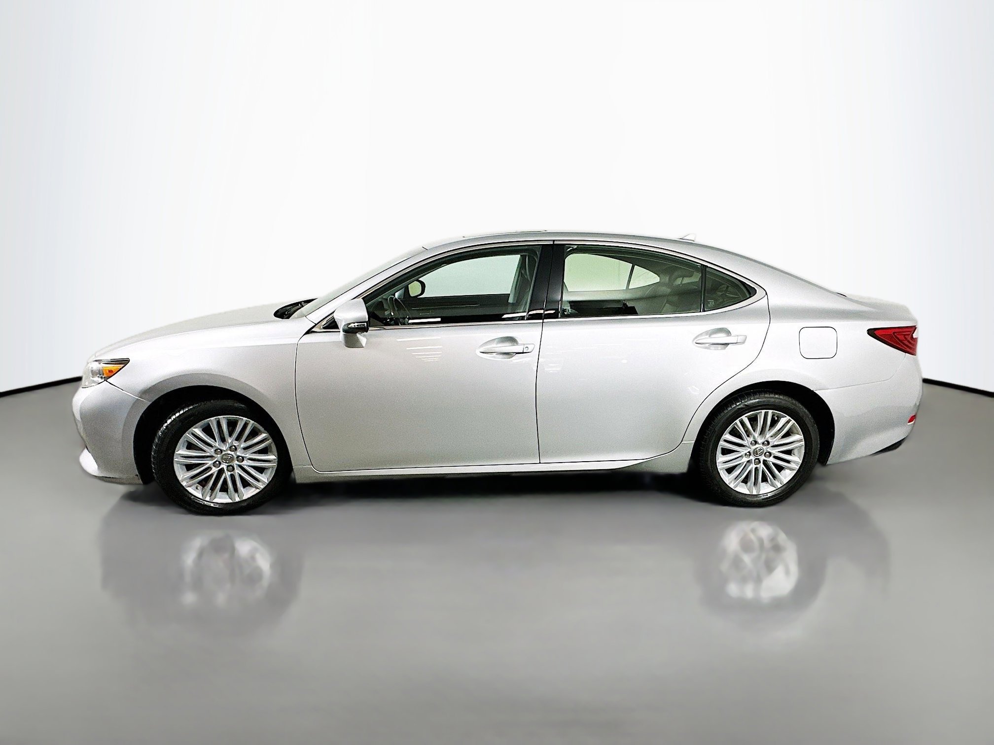 2014 Lexus ES 350 photo 4