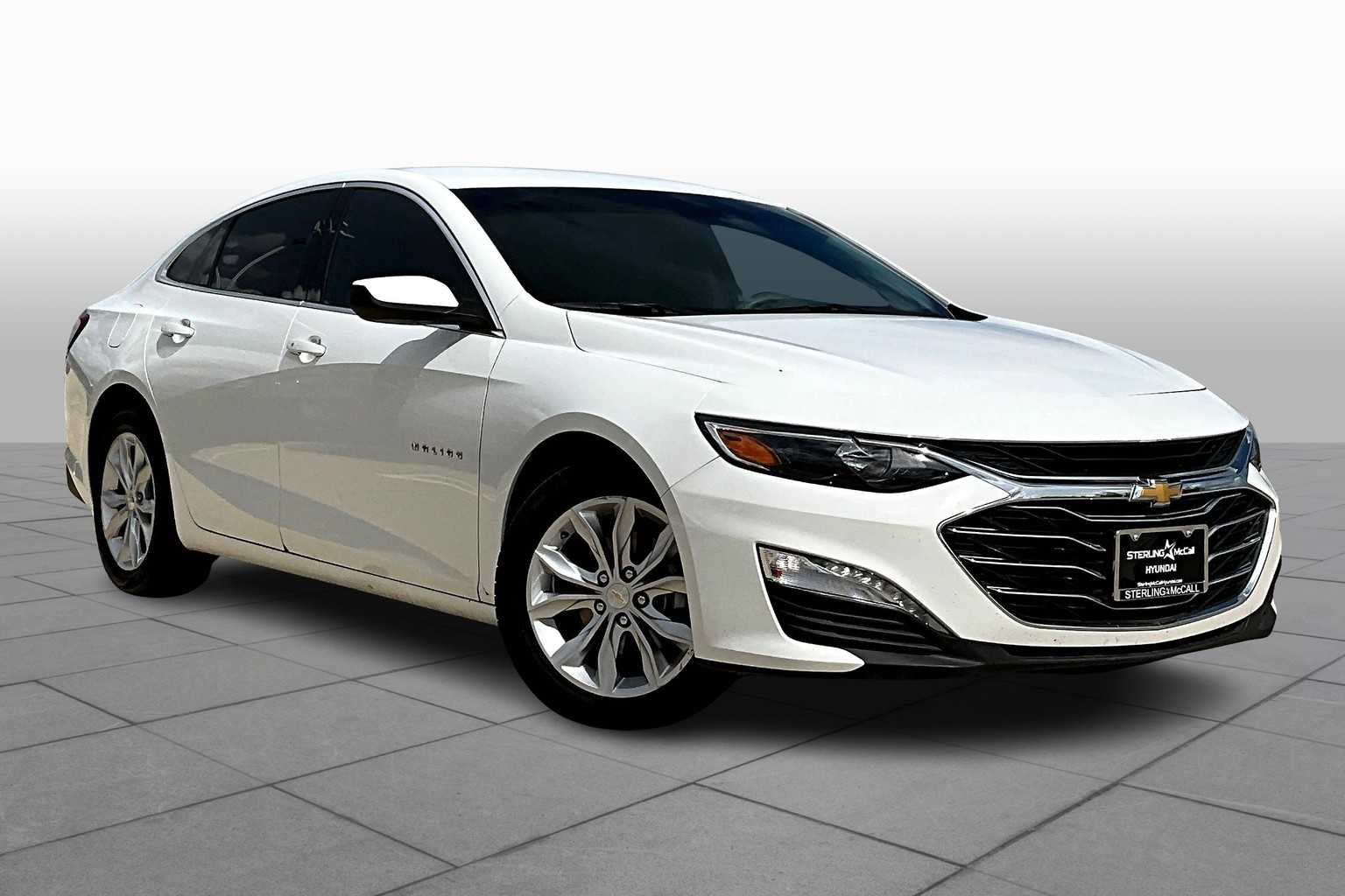 2022 Chevrolet Malibu 1LT photo 2