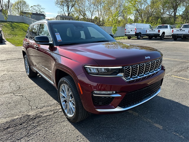 2024 Jeep Grand Cherokee Summit photo 4