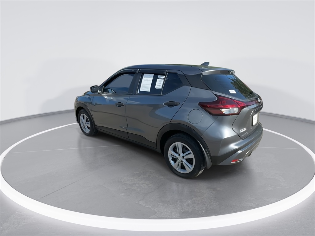 2022 Nissan Kicks S photo 6