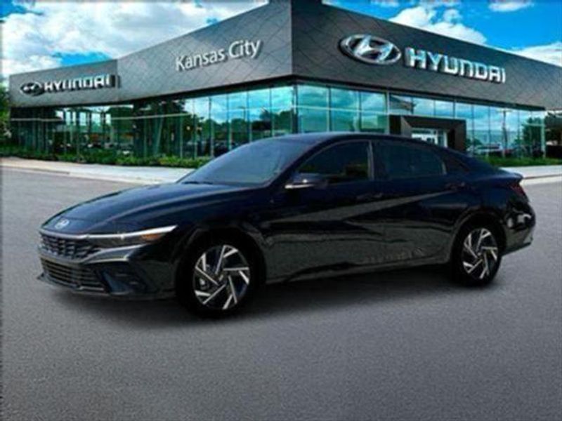 Certified 2025 Hyundai Elantra SEL with VIN KMHLM4DGXSU863640 for sale in Kansas City