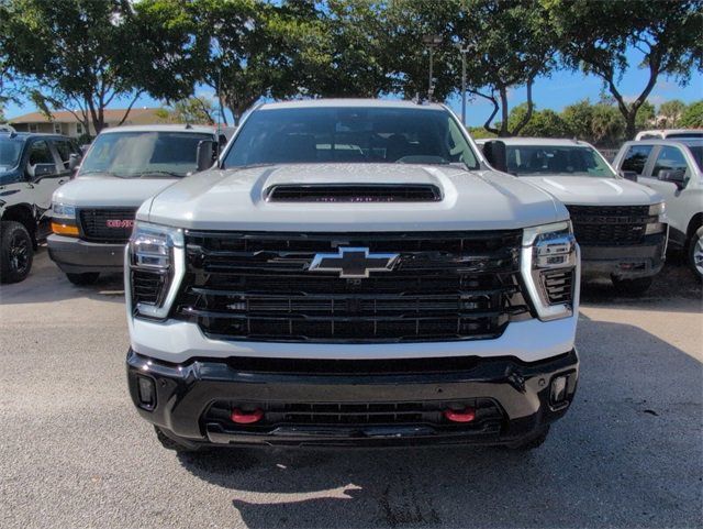 2026 Chevrolet Silverado 2500HD photo 2