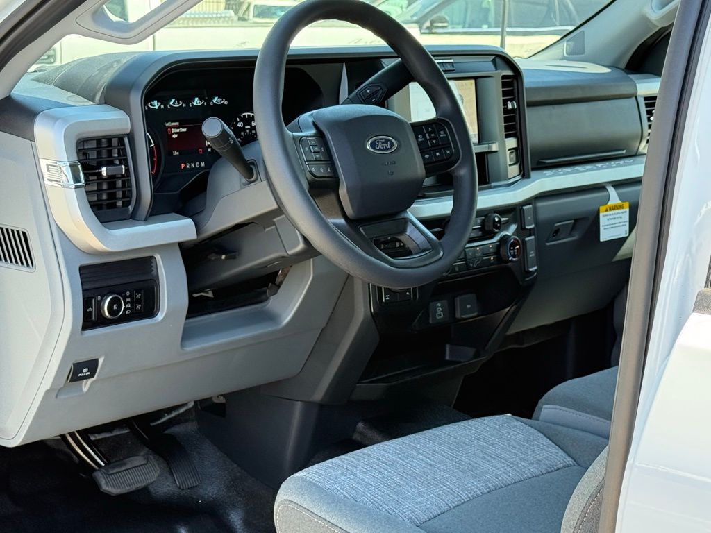 2026 Ford F-250 XLT photo 6
