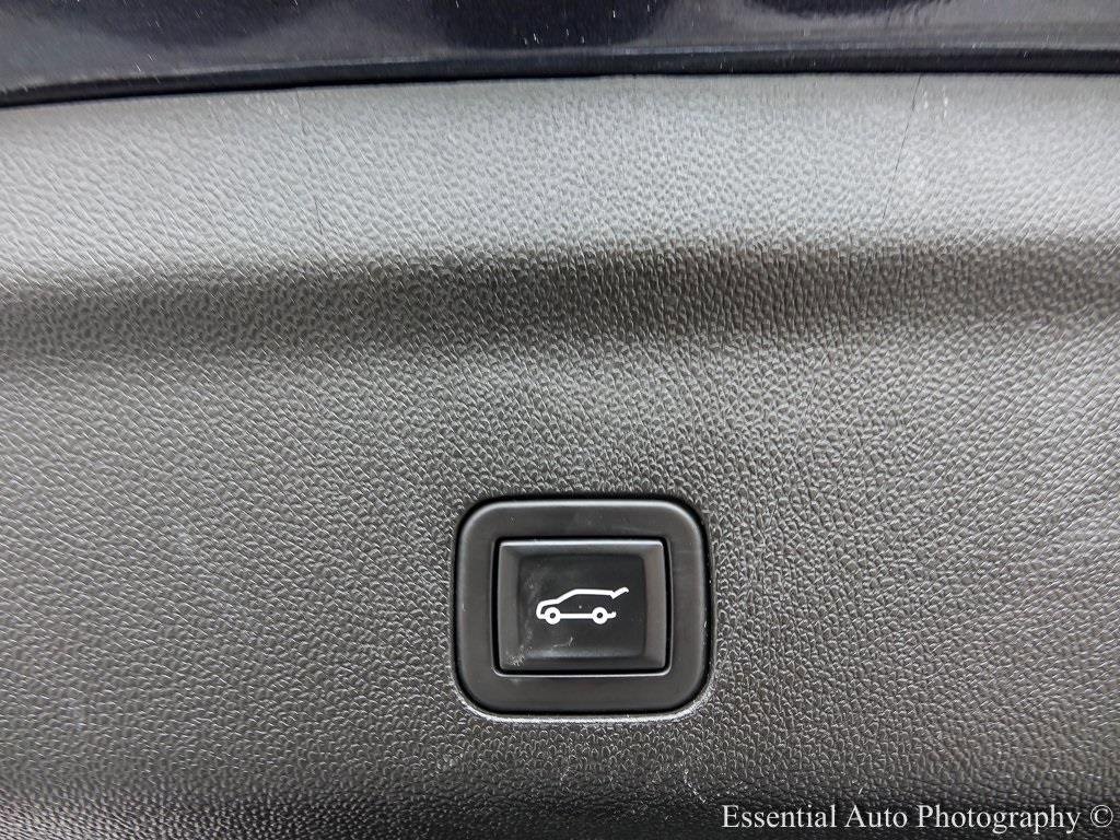 2023 GMC YUKON - Image 30