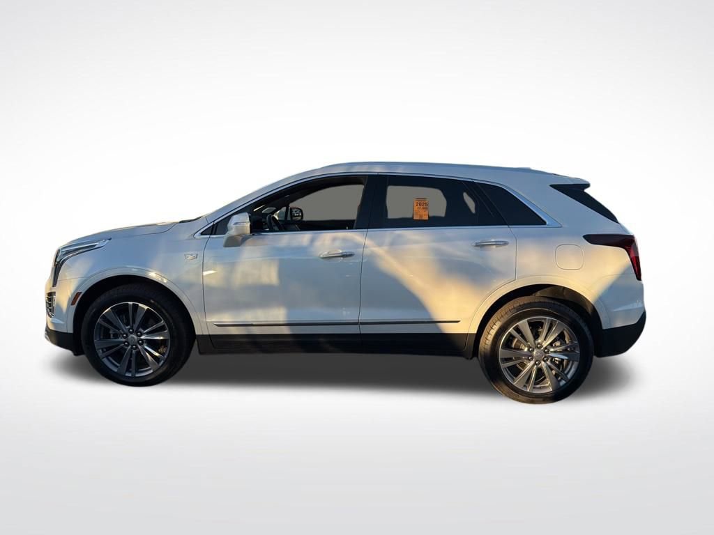 2025 Cadillac XT5 Premium Luxury photo 2