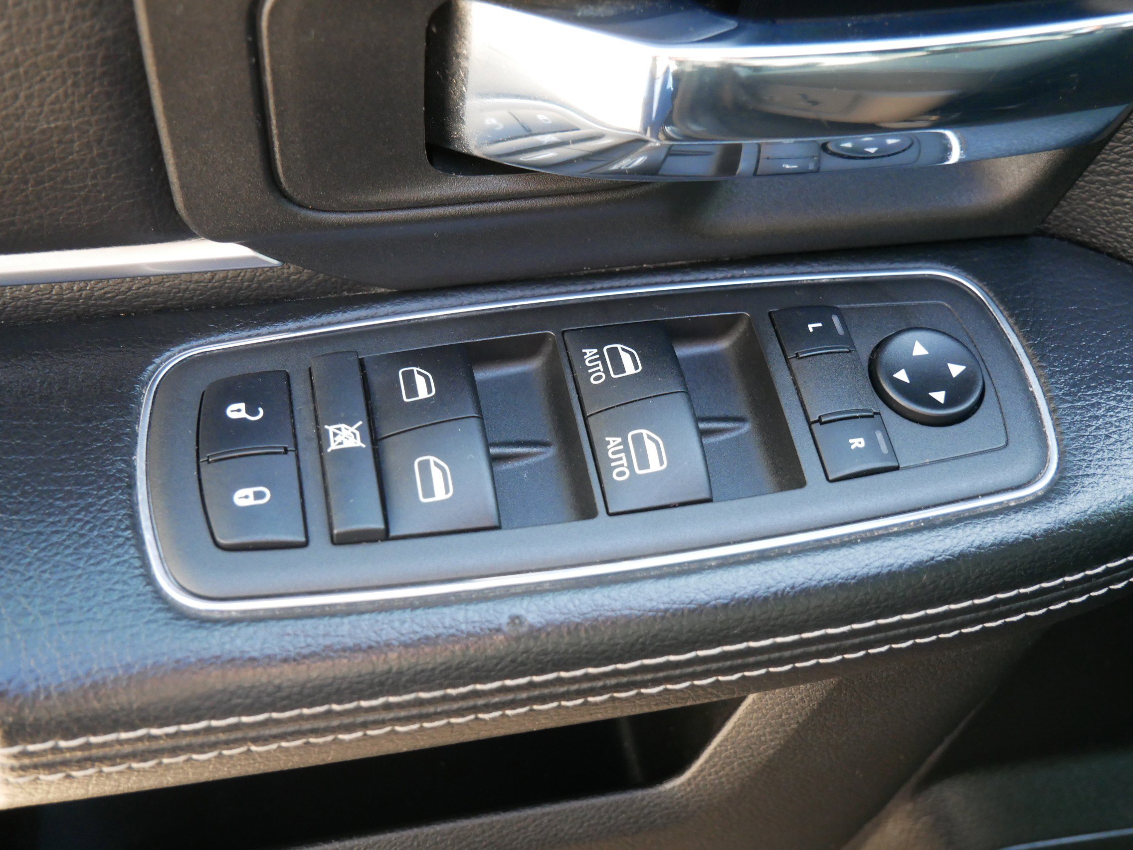 2022 Ram 1500 Classic Warlock photo 17