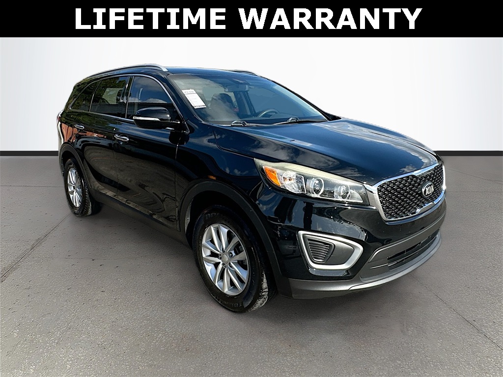 2017 Kia Sorento LX's photo