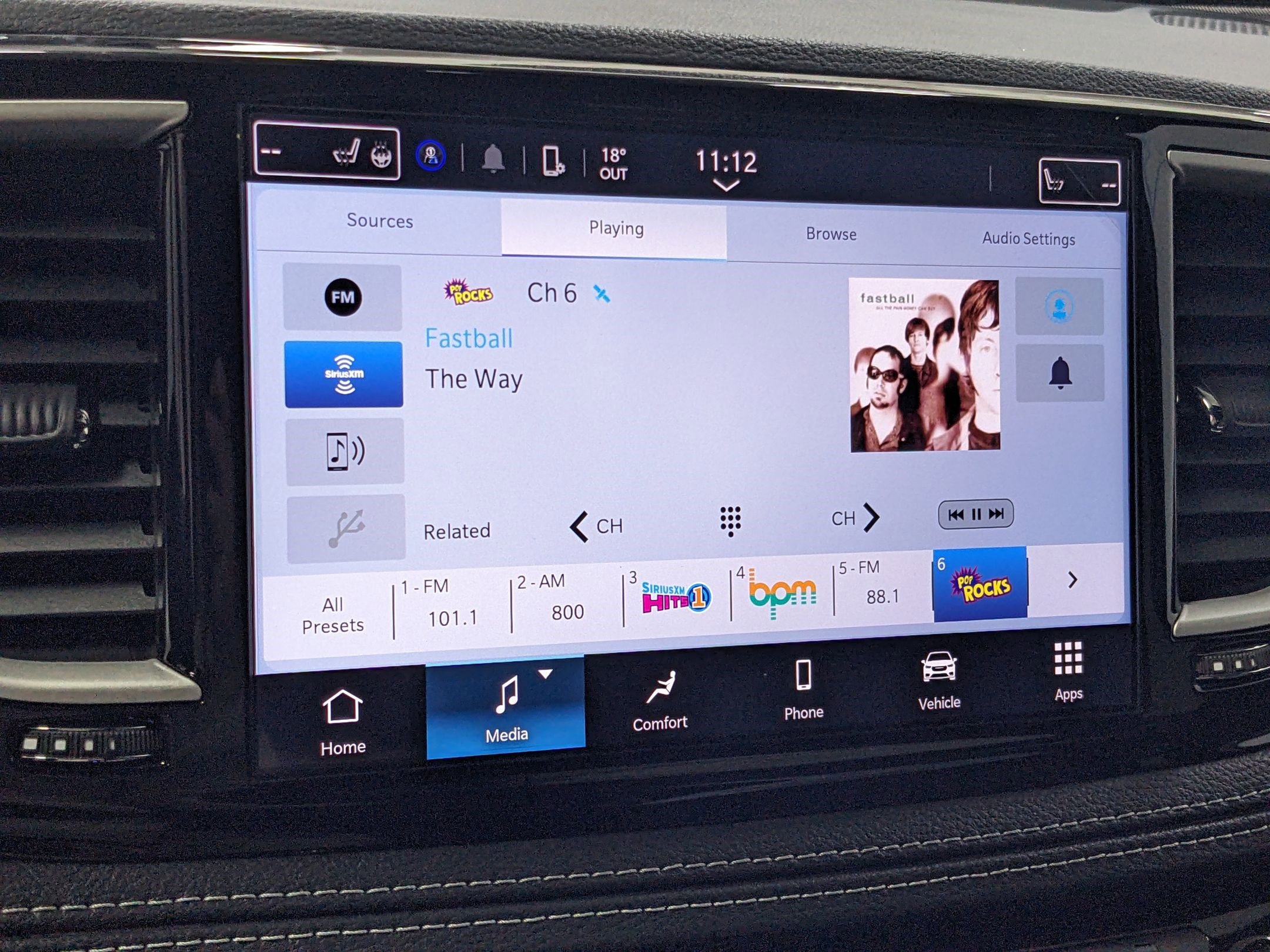 2025 Chrysler Pacifica Hybrid photo 10