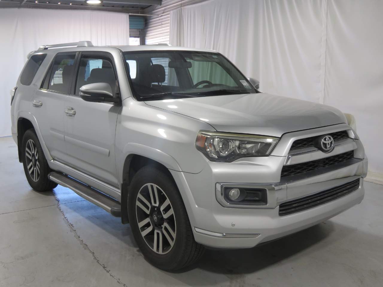 2016 Toyota 4Runner Limited photo 3