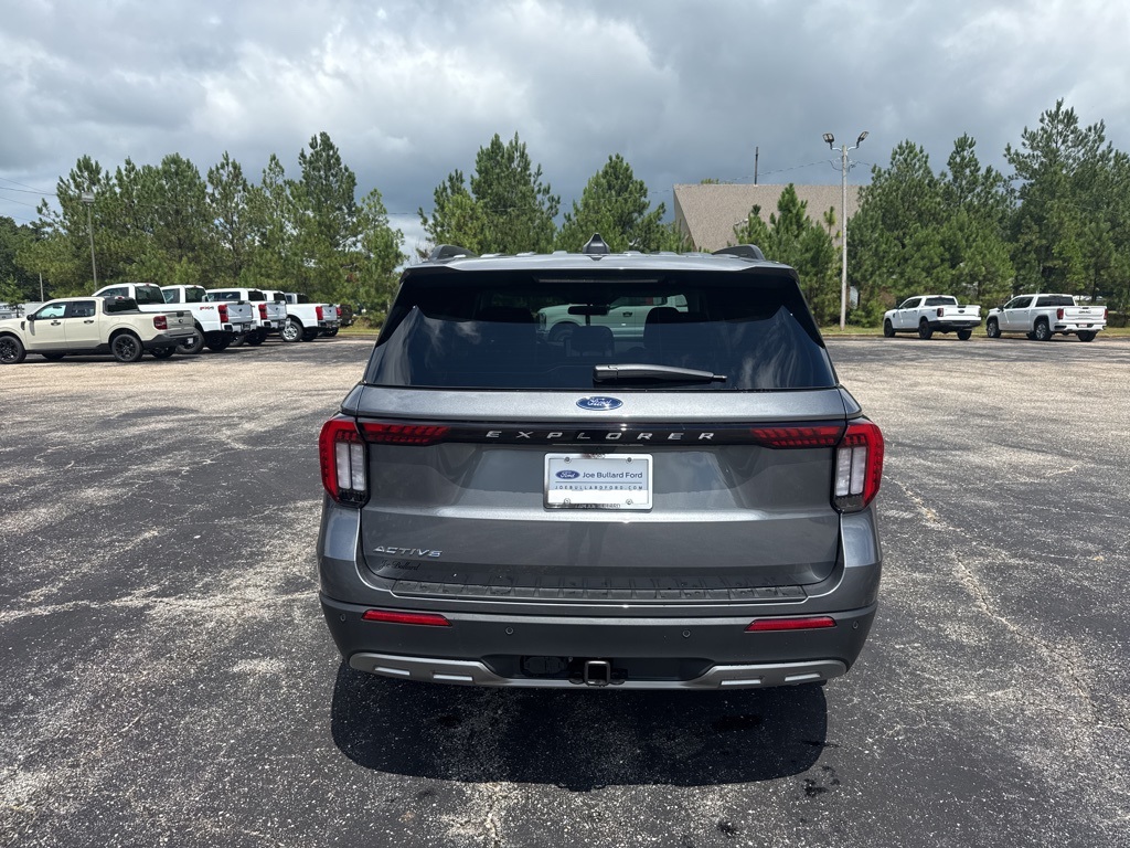 2025 Ford Explorer photo 15