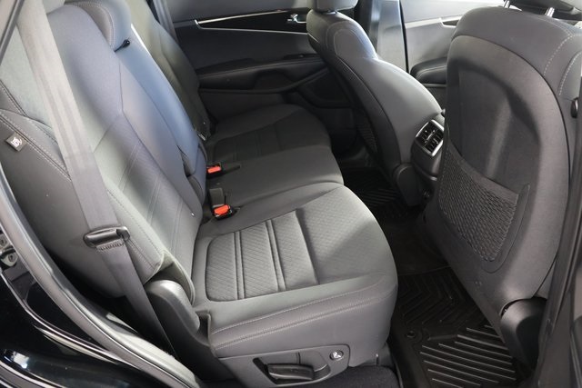 2020 Kia Sorento LX photo 16