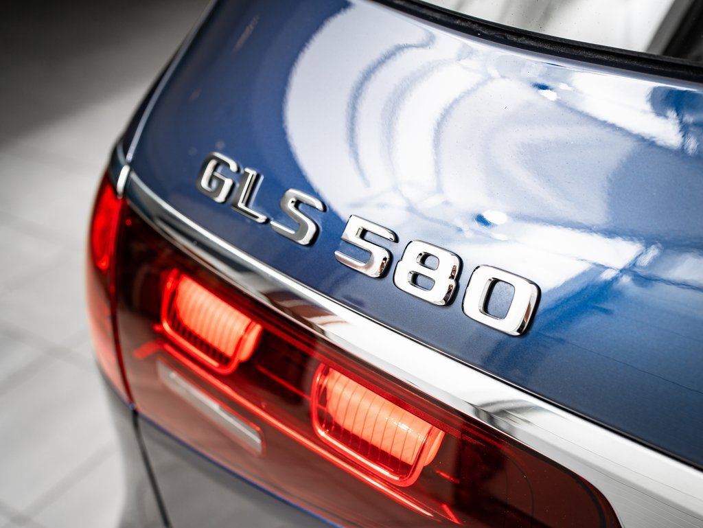 2024 Mercedes Benz GLS 580 4MATIC photo 9