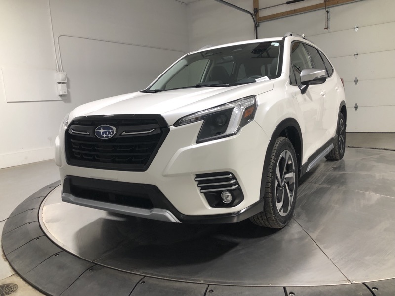 2023 Subaru Forester Touring photo 3