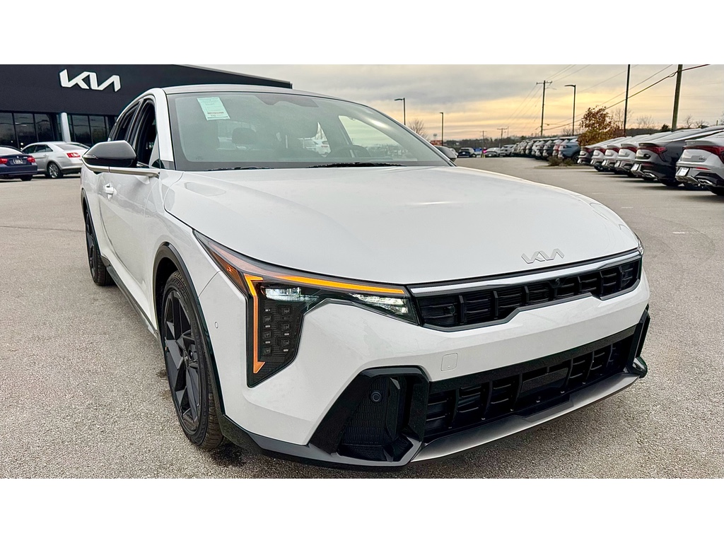 2025 Kia K4 GT-Line Turbo's photo