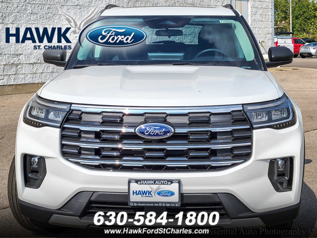 2025 Ford Explorer photo 4