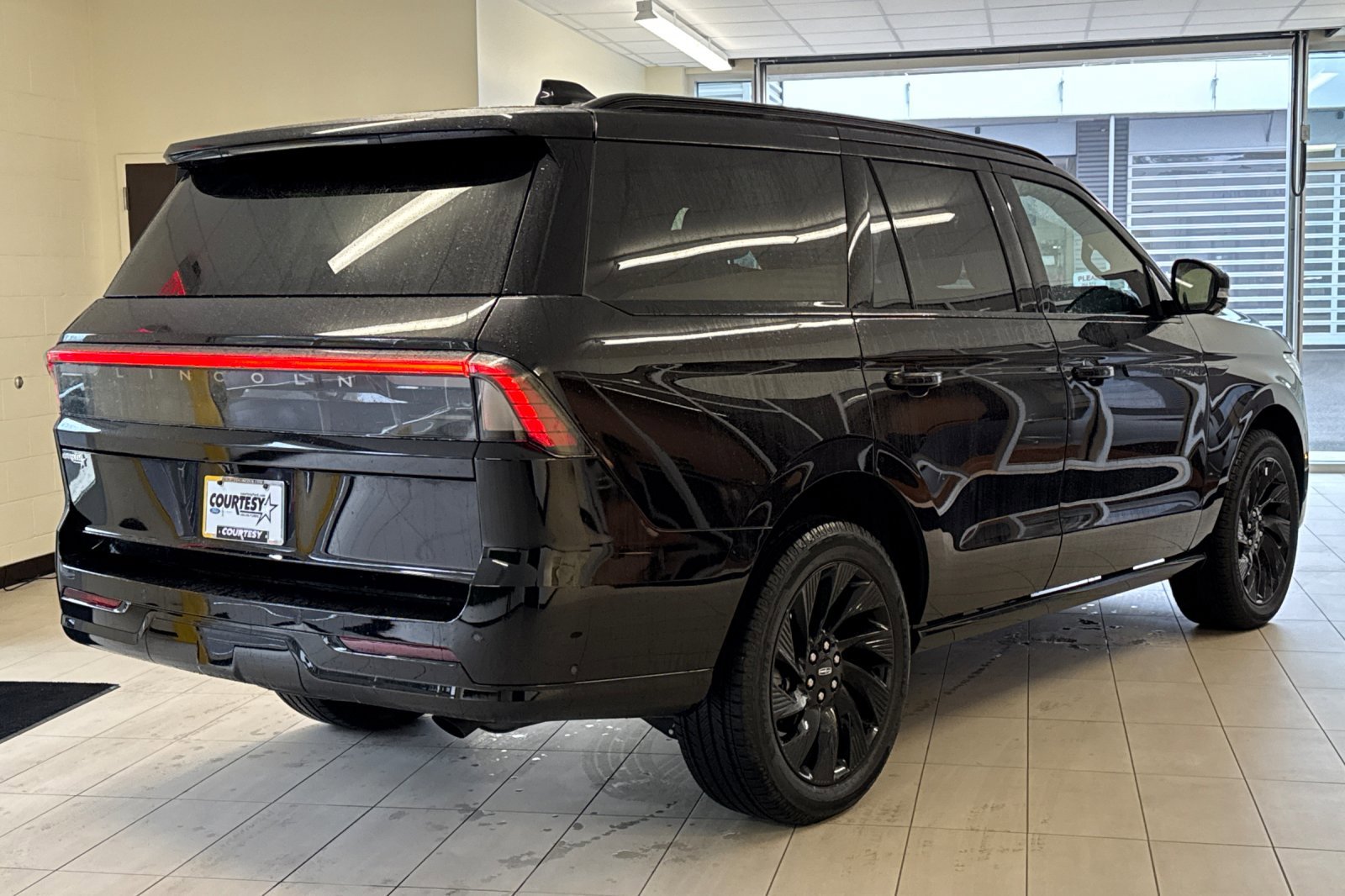 2025 Lincoln Navigator Reserve photo 2