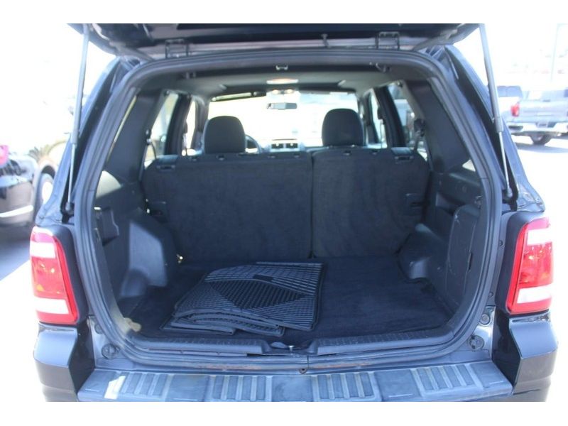 2011 Ford Escape XLT photo 3