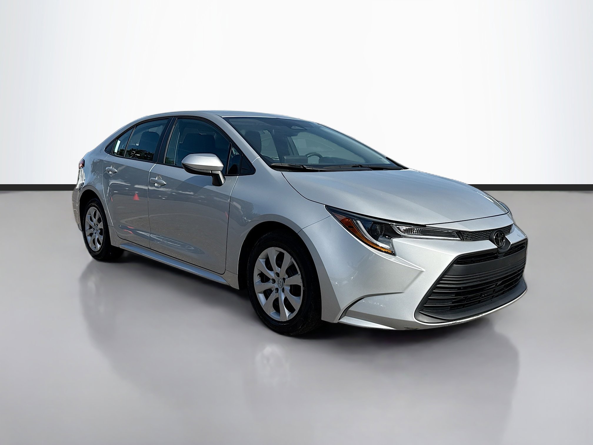 2024 Toyota Corolla LE's photo