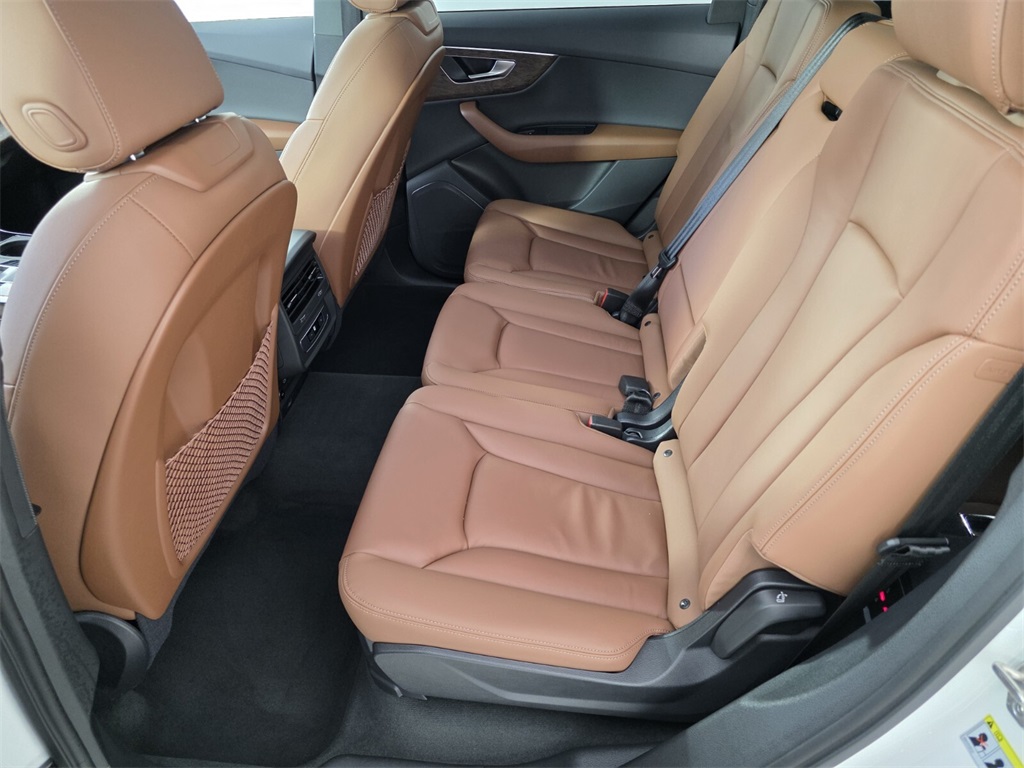2025 Audi Q7 55 Premium photo 12