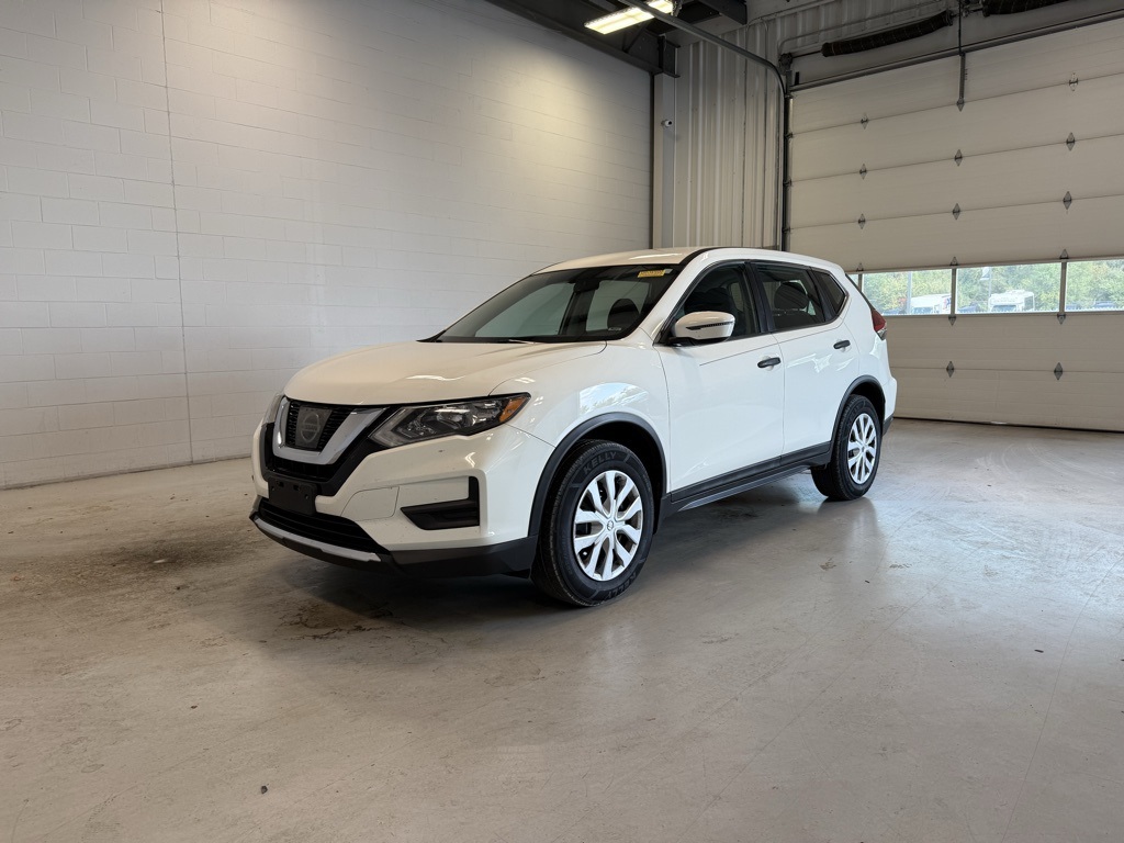 2017 Nissan Rogue S photo 2
