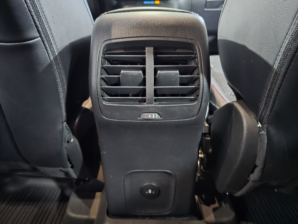 2023 Ford Escape Hybrid ST-Line photo 25