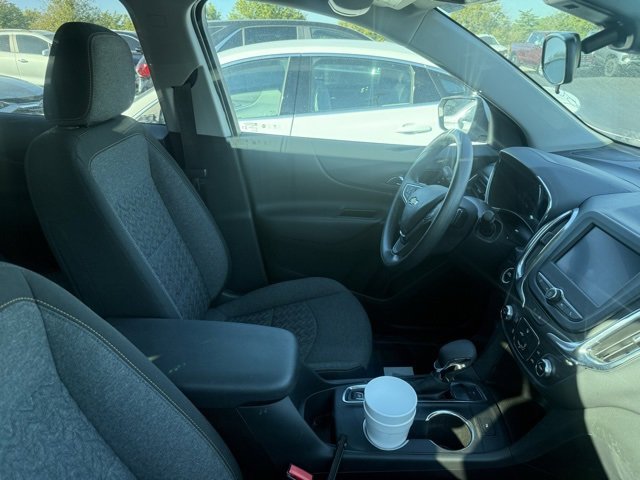 2023 Chevrolet Equinox LT photo 3