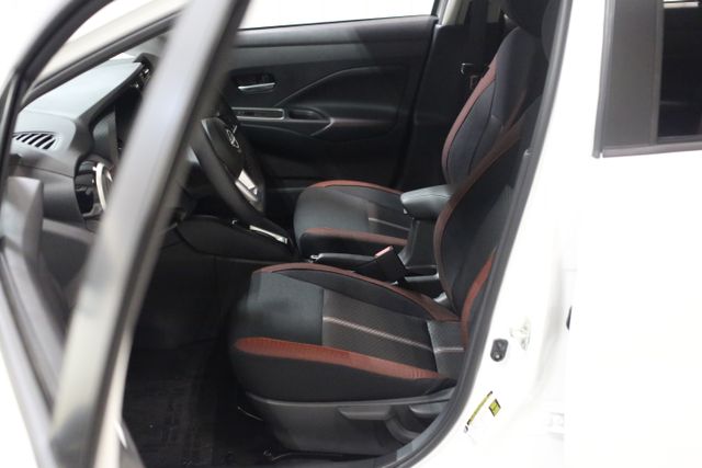 2025 Nissan Versa SR photo 7