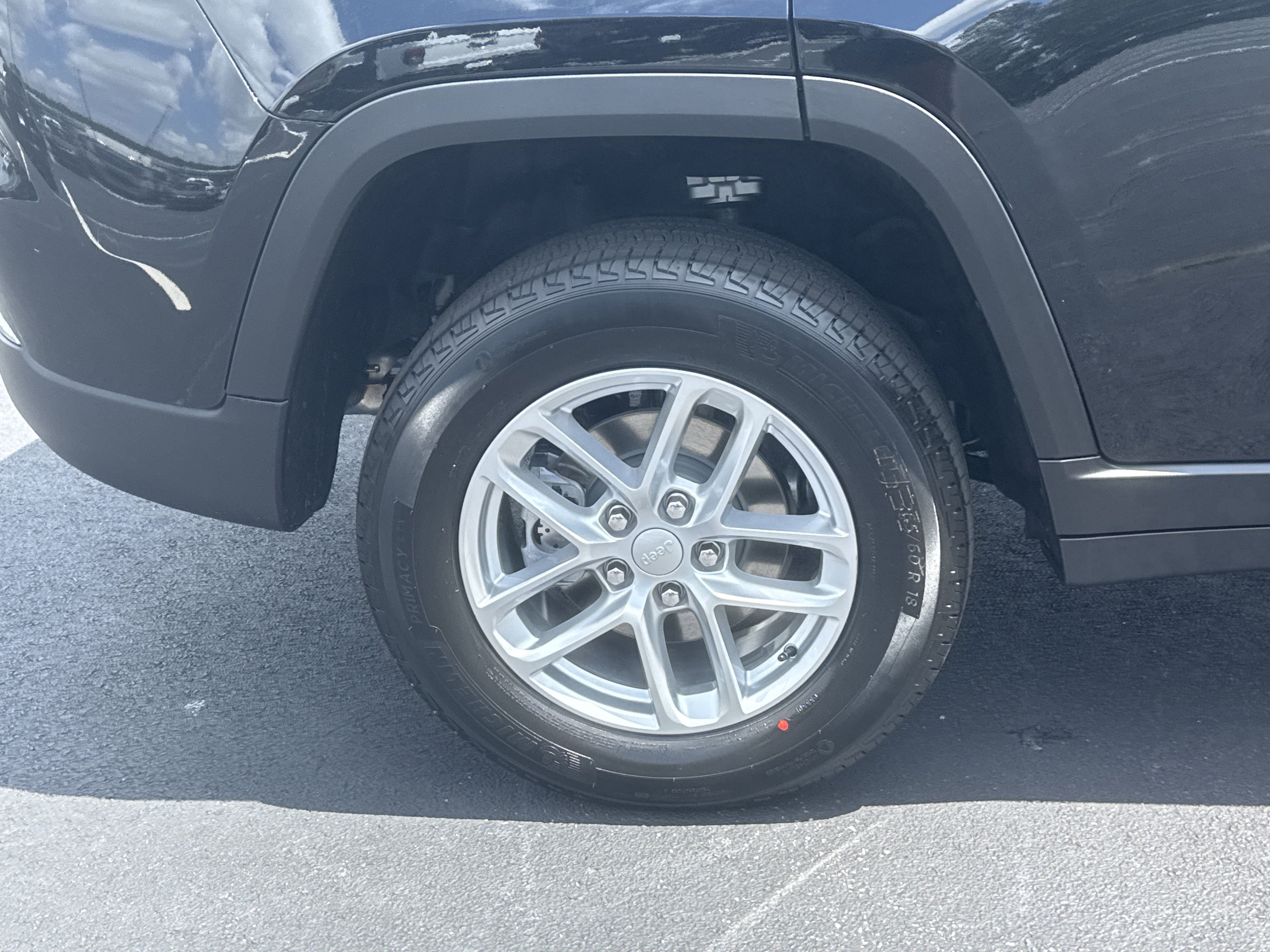2025 Jeep Grand Cherokee Laredo X photo 5