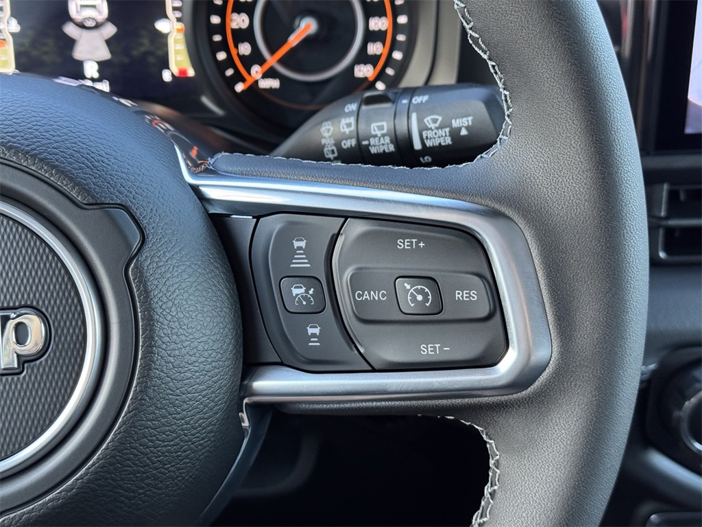 2025 Jeep Wrangler Sahara photo 18