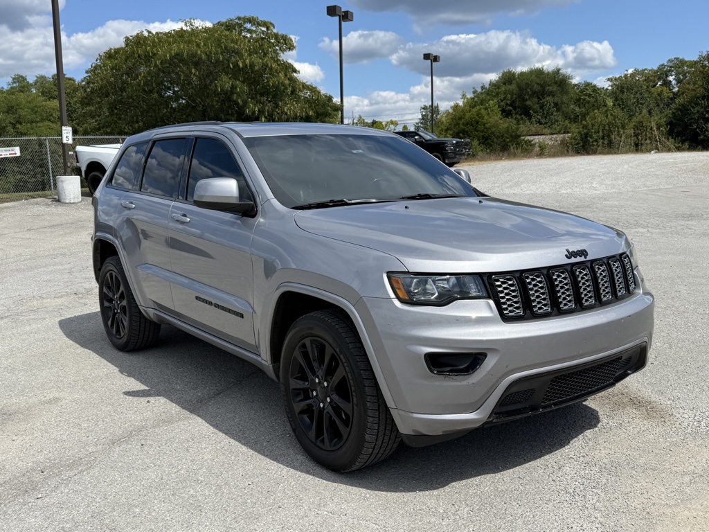 2019 Jeep Grand Cherokee Altitude photo 2
