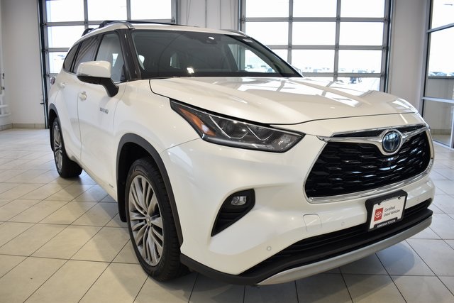 2021 Toyota Highlander Platinum's photo