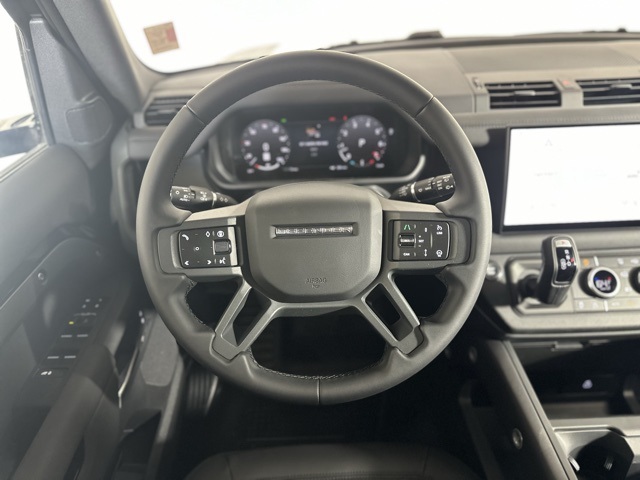 2025 Land Rover Defender 110 S photo 19
