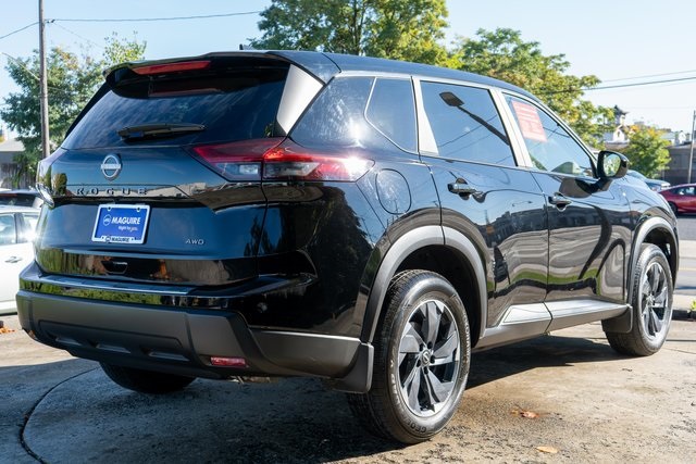 2025 Nissan Rogue SV photo 3