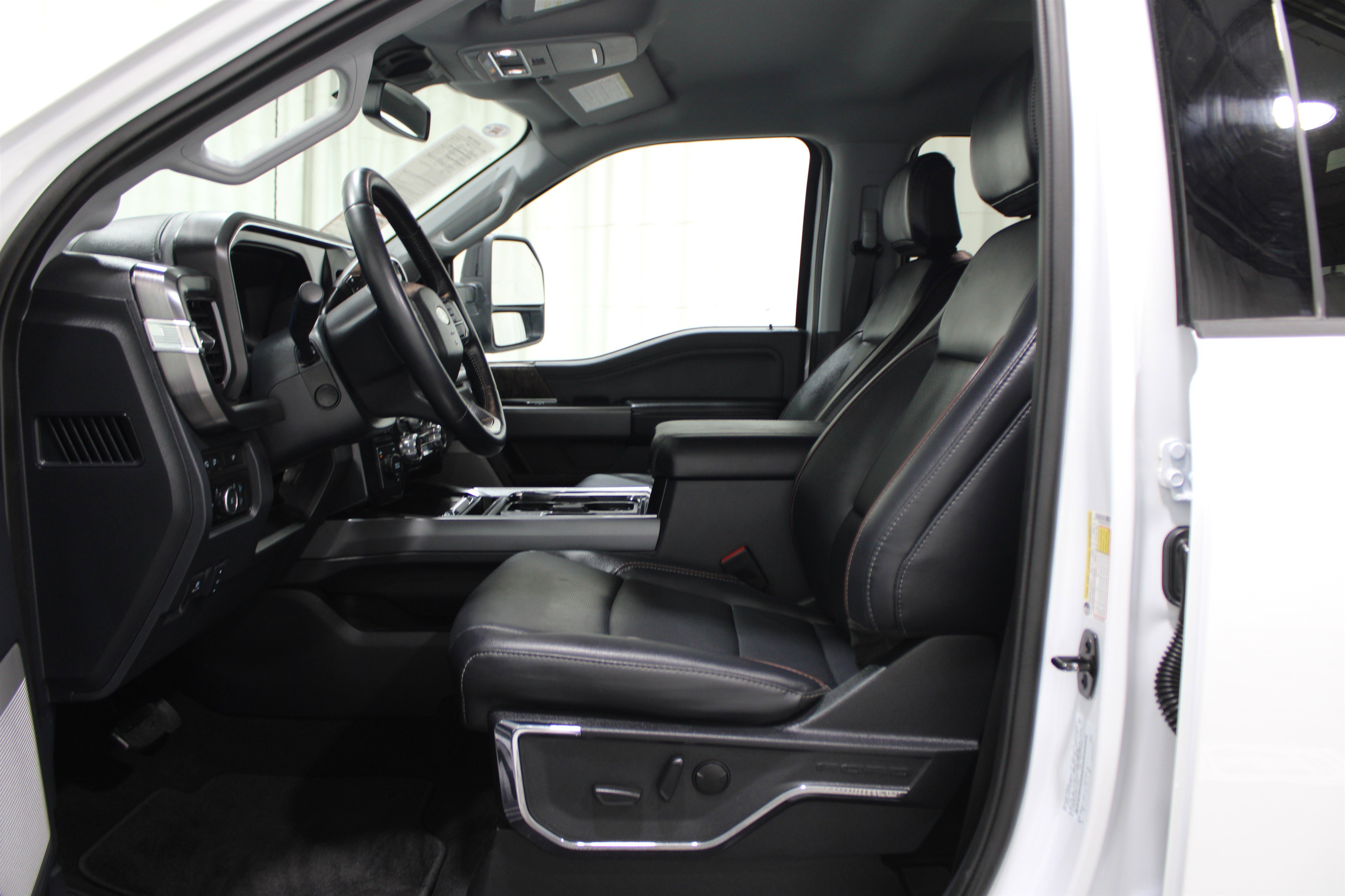 2024 Ford F-250 Lariat photo 3