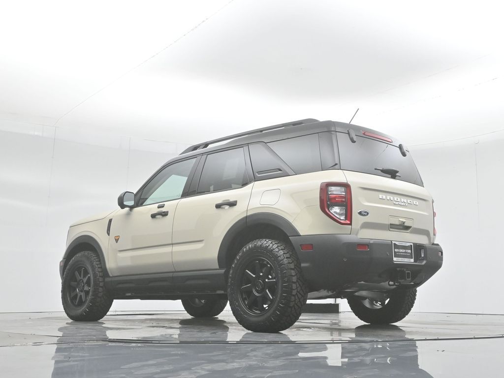 2025 Ford Bronco Sport Badlands photo 2