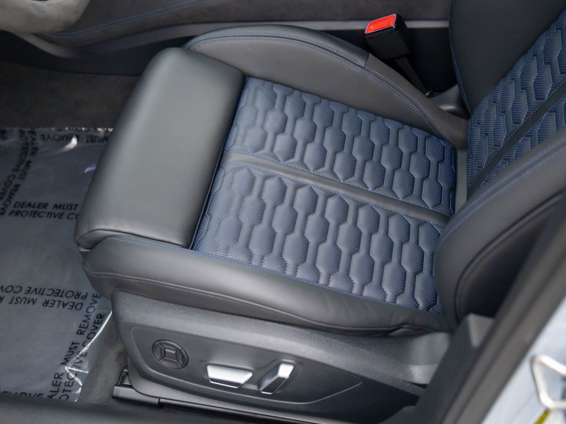 2025 Audi RS 6 Avant Performance Base photo 14