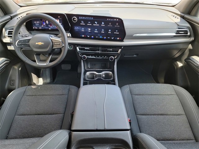 2025 Chevrolet Traverse photo 14