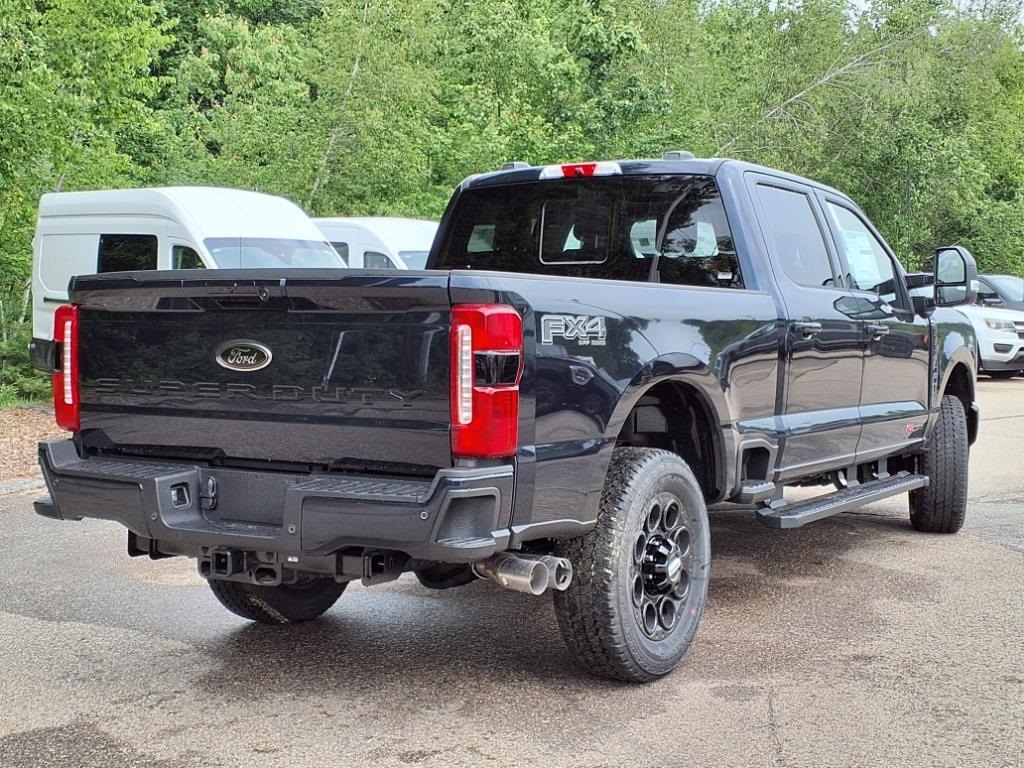 2025 Ford F-350 Lariat photo 3