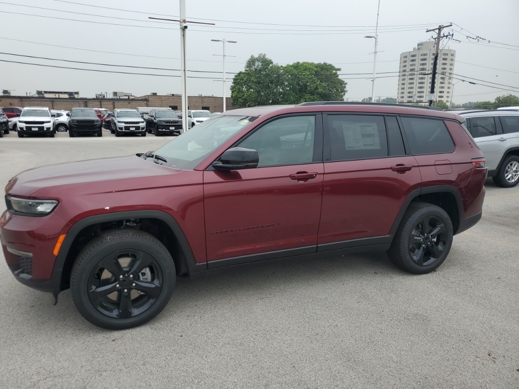 2025 Jeep Grand Cherokee Limited photo 4
