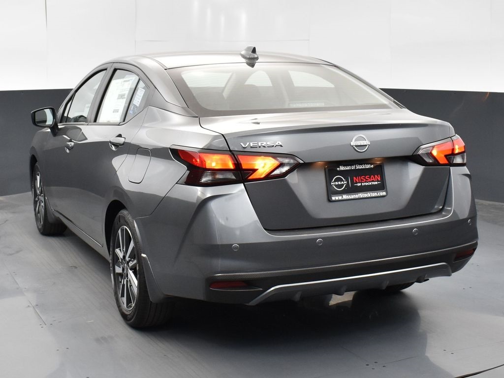 2025 Nissan Versa 1.6 SV photo 5