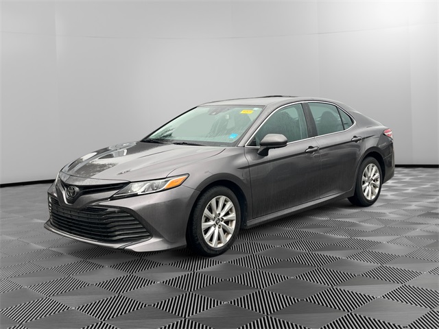 2019 Toyota Camry LE's photo