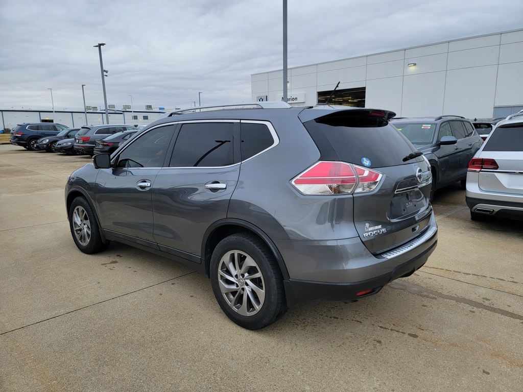 2015 Nissan Rogue SL photo 4