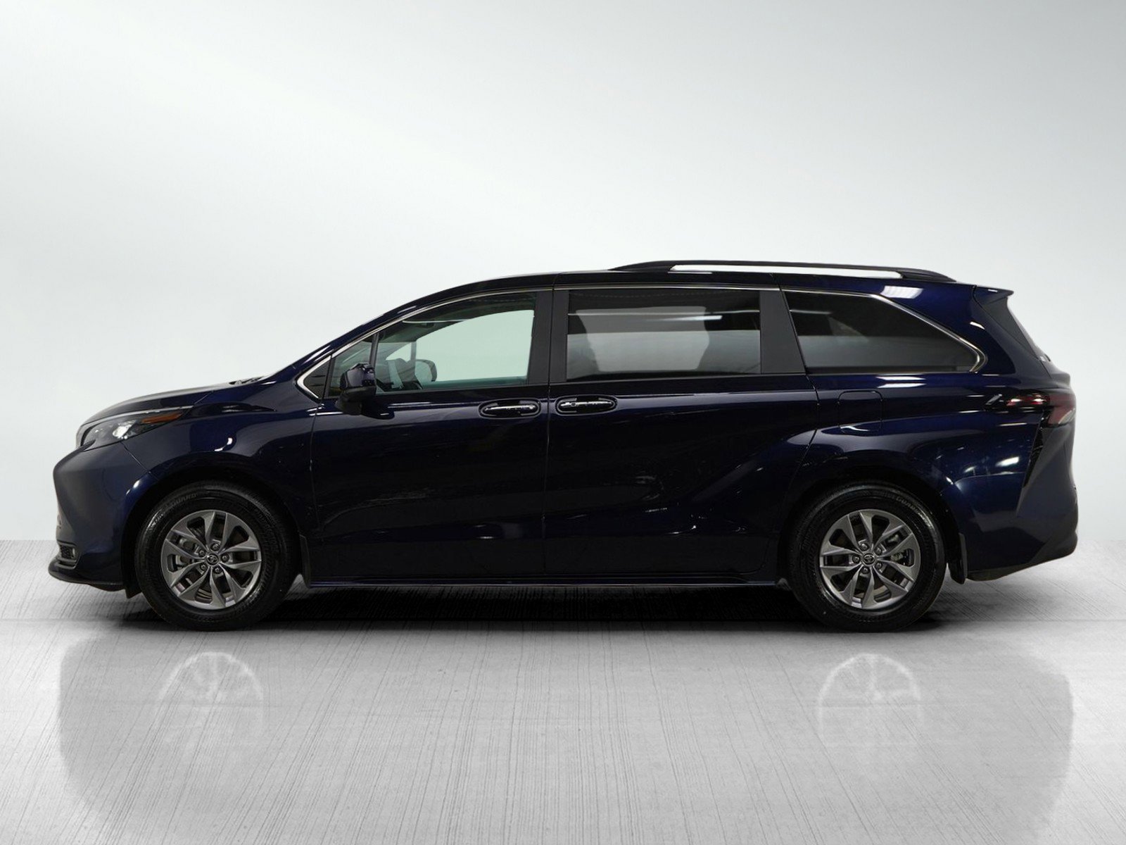 Used 2025 Toyota Sienna XLE with VIN 5TDJSKFC3SS165875 for sale in Bloomington, Minnesota