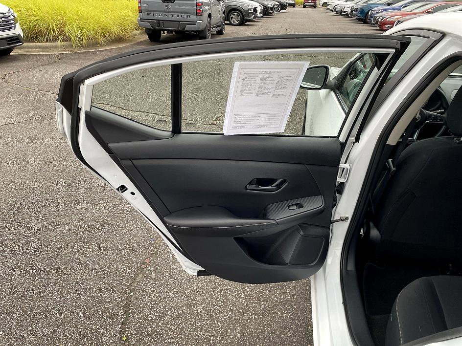2024 Nissan Sentra SV photo 14