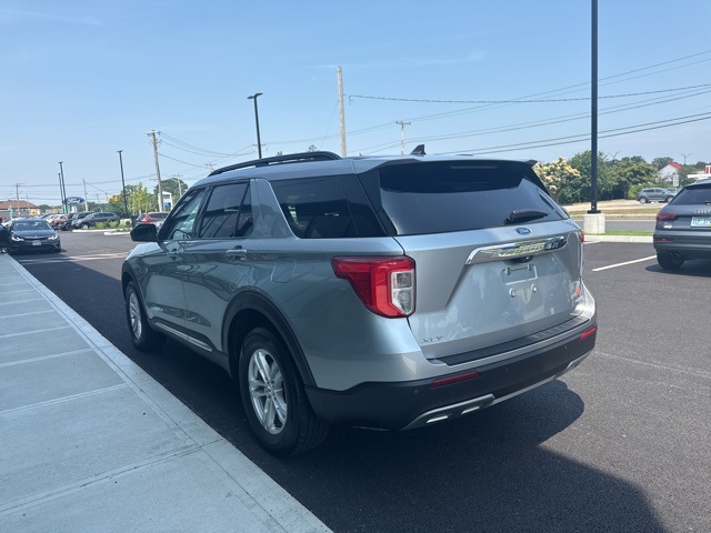 2022 Ford Explorer XLT photo 2